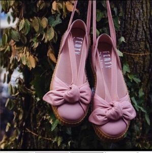 - 🆕️Fenty Puma Bow Creeper🛍